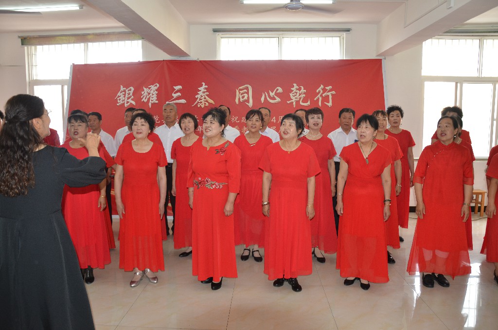 乾县离退休干部庆祝建党104周年暨2025年老年大学春季教学成果展演成功举办  