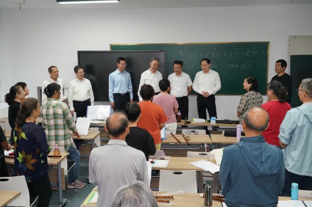 西安市长安老年大学举行新校区揭牌仪式