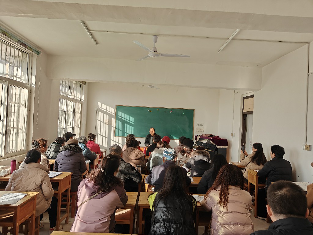 银发宣讲团走进乾县老年大学开展党的二十届四中全会精神专题宣讲