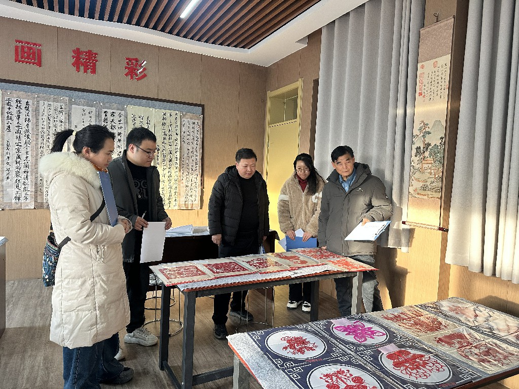 佳县老年大学举办书画剪纸大赛