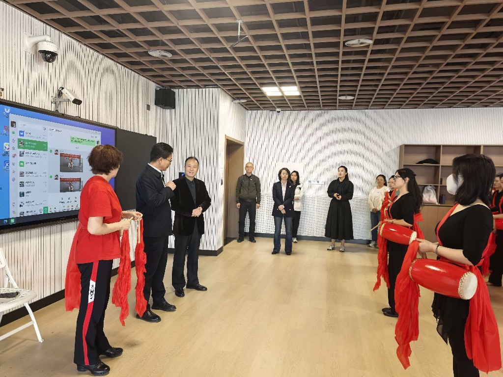 西安交通大学老年大学来榆林市老年大学考察交流