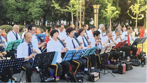 富平：激情五月颂母爱 歌声飞扬庆佳节