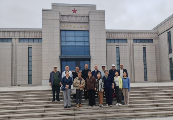 陕西老年大学第三支部开展主题党日活动