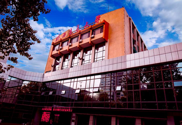 省纪委监委驻省委组织部纪检监察组组长齐军建一行到陕西老年大学调研